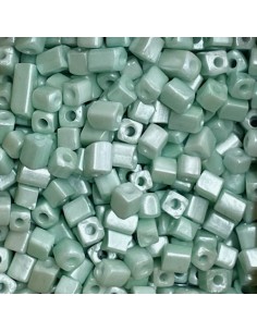 Perle rocaille cube vert pastel nacré pour création DIY 2