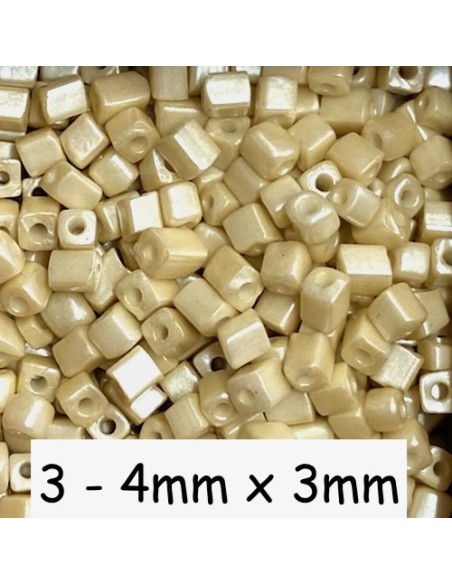 Perle rocaille cube beige nacré pour création DIY