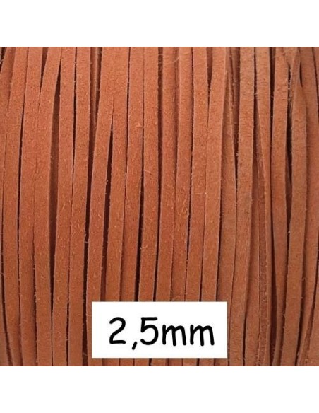 Cordon plat daim synthétique de couleur marron rouille clair 2,5mm