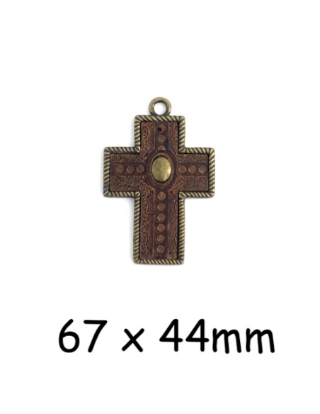 Grand pendentif croix bronze et simili cuir marron travaillé