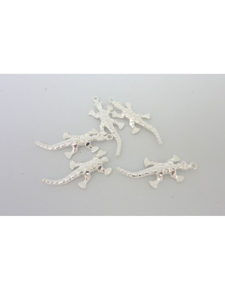 Breloque salamandre, gecko, lézard en métal argenté brillant