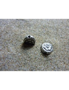 Perles ronde, pastille, disque gravé d'une fleur en métal... 2