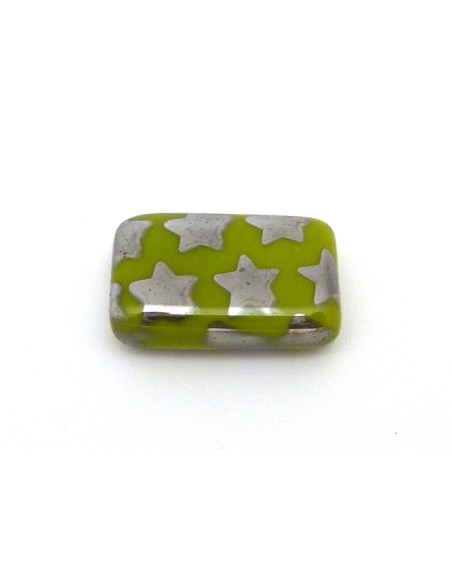 perle rectangulaire en verre motif étoile argenté et fond vert anis