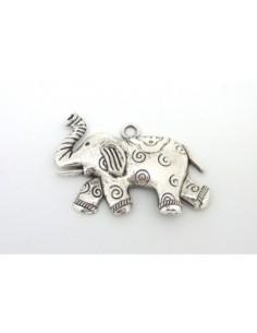 Pendentif éléphant argenté en métal pas cher