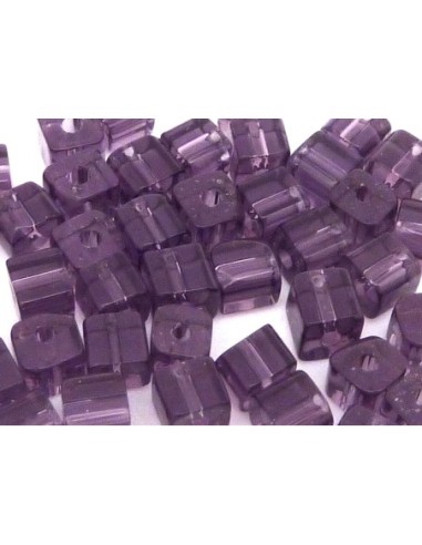 Perle cube de couleur violet en verre