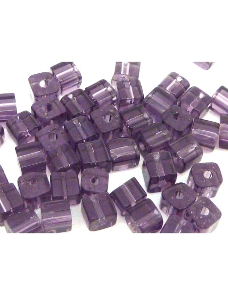 Perle cube de couleur violet en verre