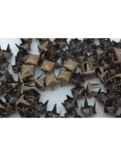 40 clous pyramides carré griffe 4mm en métal bronze