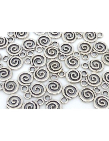 20 petites Breloques en métal argenté évidé motif spirale réglisse ethnique