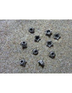 Calotte, coupelle, cache nœud, en métal argenté travaillé style ethnique