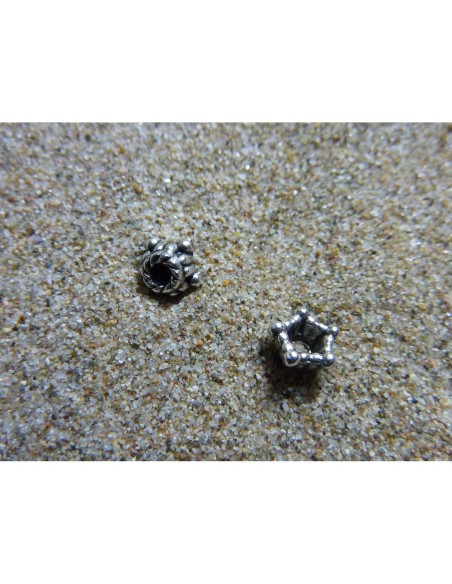 R-10 Calottes, coupelle, fleur, cache nœud, filigrane en métal argent