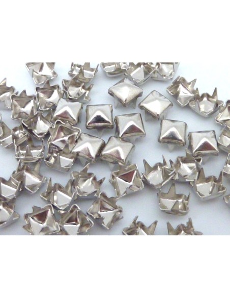 R-70 clous pyramides carré 5mm griffe en métal argenté
