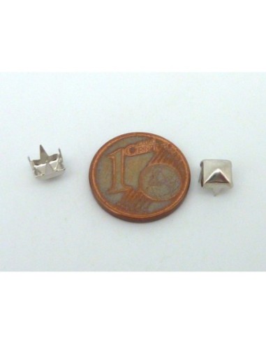 R-70 clous pyramides carré 5mm griffe en métal...