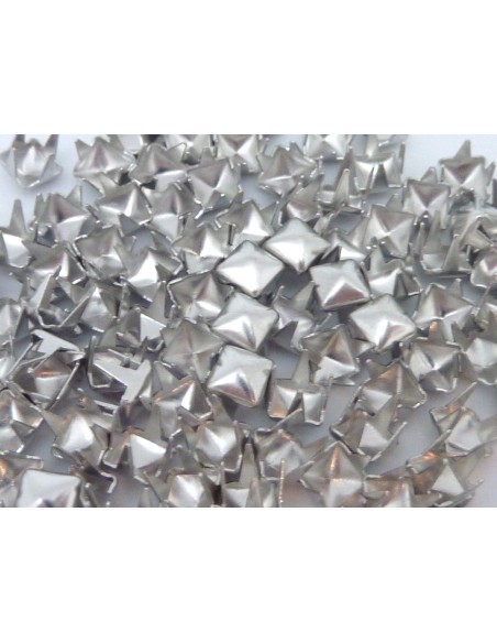 Clous pyramide 4mm argenté pour customisation