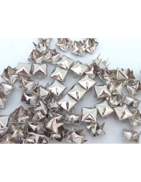 Clous pyramide griffe 6mm