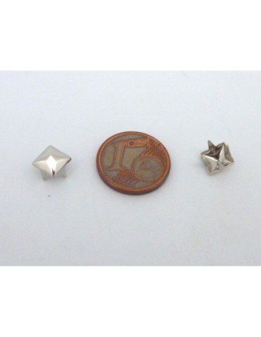 Clous pyramide carré griffe 6mm pas chers