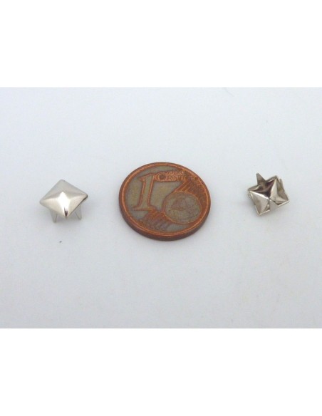 Clous pyramide carré griffe 6mm pas chers