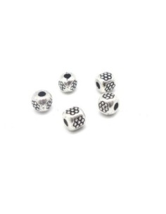 Perle ronde avec petite fleur gravé en métal argenté, fine 4,4mm 2