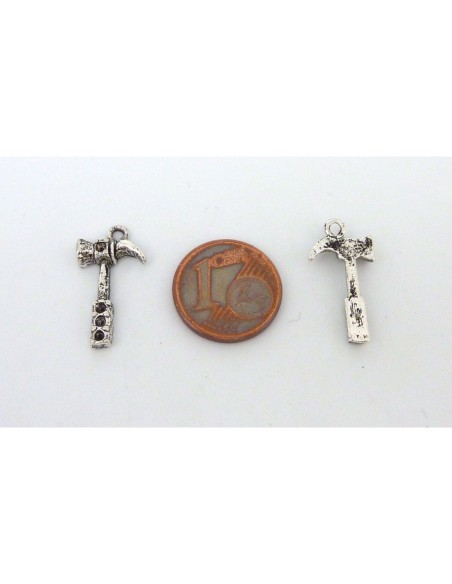 Pendentif outils, marteau en métal argenté