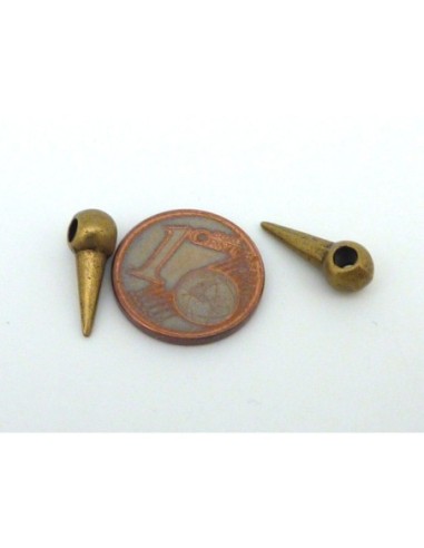 25 clous, pointes, breloque 14mm en métal...