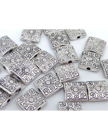 25 Perles connecteur carré gravé fresque 10mm en métal argenté