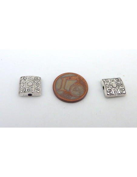 25 Perles connecteur carré gravé fresque 10mm en métal argenté