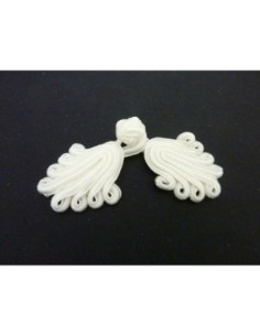 Bouton brandebourg travaillé de couleur ivoire