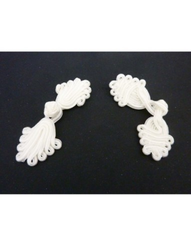 Attache veste brandebourg travaillé de couleur ivoire