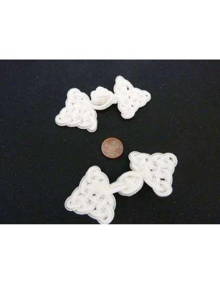 Bouton brandebourg de couleur ivoire