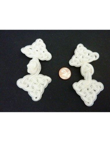 Brandebourg ivoire travaillé