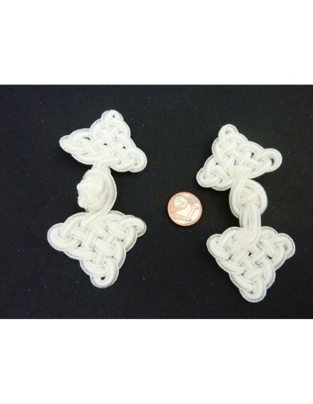 Brandebourg ivoire travaillé