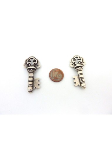 Pendentif clé 42,3mm avec croix en métal...