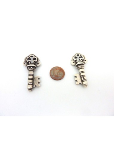 Pendentif clé 42,3mm avec croix en métal...