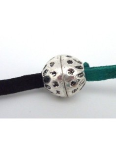 Fermoir aimanté rond 14,8mm gravé en métal argenté pour cordon 5mm