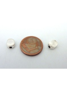 Perle pastille ovale argenté en métal lisse 2