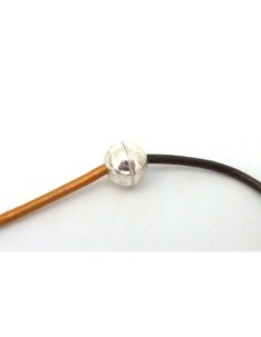 Fermoir aimanté boule en métal argenté pour cordon de 1,5-1,8mm
