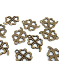 Breloque trèfle en métal de couleur bronze 2