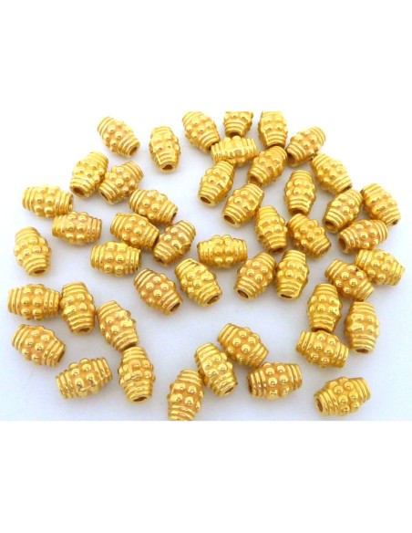 25 Perles olive gravé 7mm en métal doré