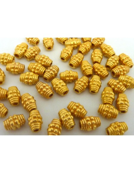 25 Perles olive gravé 7mm en métal doré