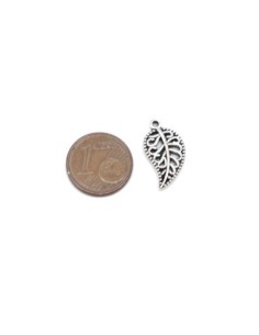 Breloque metal argente feuille filigrane 2