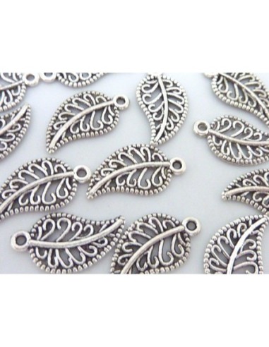 Breloque metal argente feuille filigrane