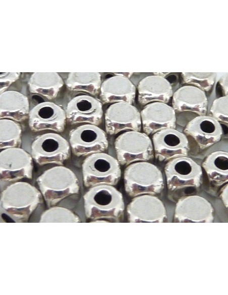 Petite perle cube argenté 3,5mm pour création DIY Petite perle cube argenté 3,5mm pour création DIY