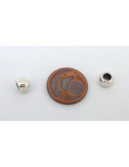 Perle argenté en metal 6mm trou 3mm