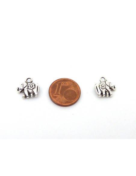 Petit pendentif éléphant 12mm en métal argenté