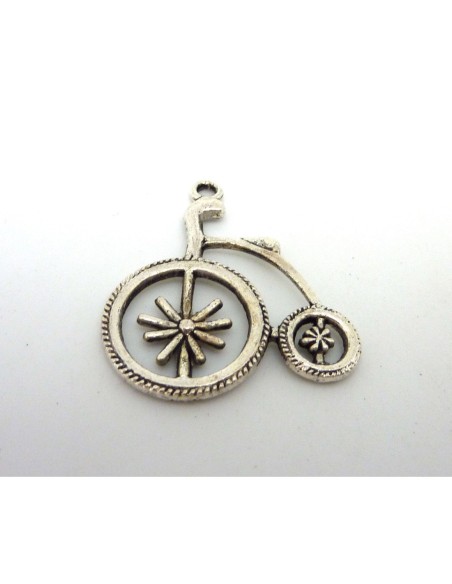 breloque vélo grand bi en métal argenté breloque vélo grand bi en métal argenté