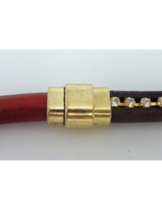Fermoir aimanté en métal doré pâle trou 10mm x 7mm