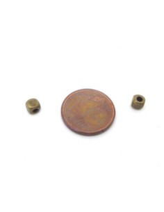Perle cube 4mm bronze 2