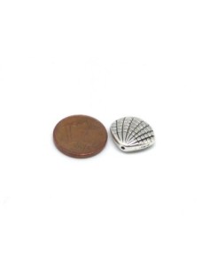 Perle coquille Saint Jacques en métal argenté travaillé 2