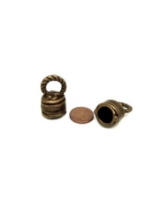 Embouts rond  strié pour cordon 10mm en métal de couleur bronze travaillé 2