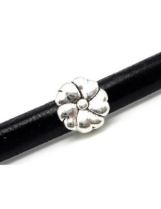 3 Perles passant fleur en métal argenté