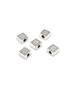 20 Perles en métal argenté carré cube gravé 6,4mm